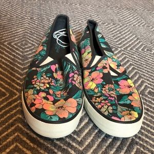 A brand new pair of American Eagle shoes